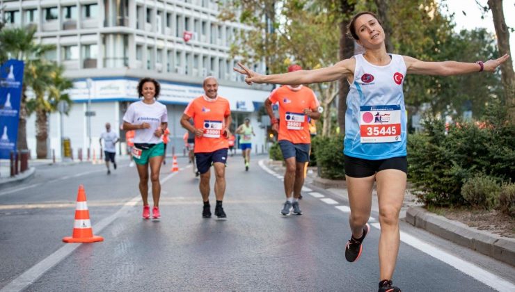 9 Eylül İzmir Yarı Maratonu’na rekor katılım
