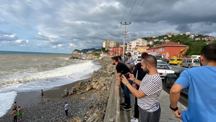 Açıkta boğulma tehlikesi geçiren genç korku dolu anlar yaşattı