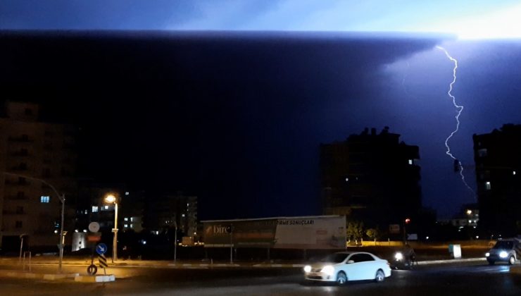 Adıyaman’da yıldırım yangına neden oldu