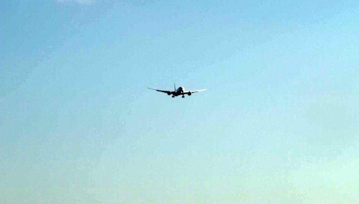 Afganistan’dan Türk vatandaşlarını getiren uçak İstanbul Havalimanı’na indi