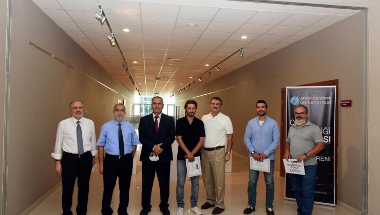 Afyonkarahisar’da “Ödül Heykelciği Tasarım Yarışması”nın ödül töreni ve sergi açılışı yapıldı