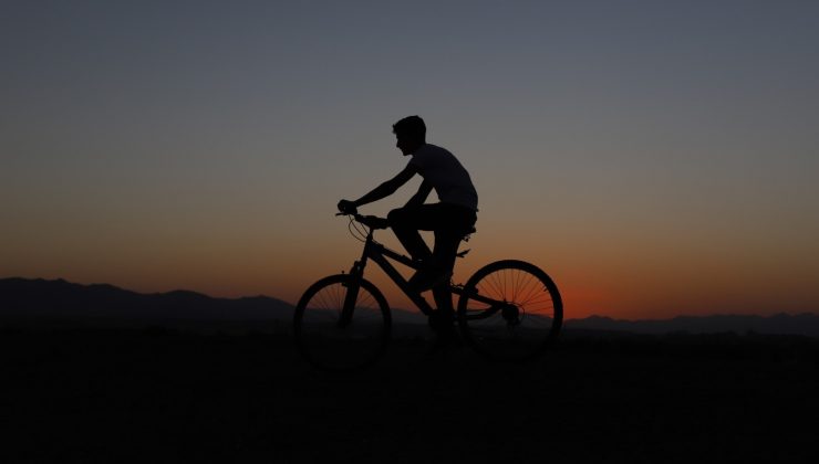 Ağrı’da kızıla boyanan gökyüzü büyüledi
