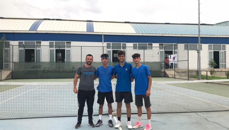 Ağrı’nın altın çocukları Batman’da şampiyon oldu