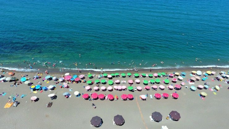 Akçakoca’da plajlar doldu taştı