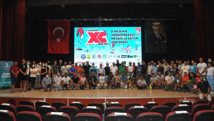 Akşehir’de yamaç paraşütü şampiyonasında ödüller sahiplerini buldu