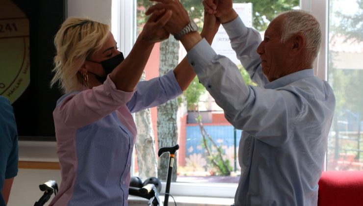 Aktif ve mutlu yaşlanma modeli yaşlıları hayata bağlıyor