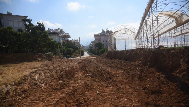 Alanya Belediyesi’nden Oba ve  Karakocalı’da yol çalışması