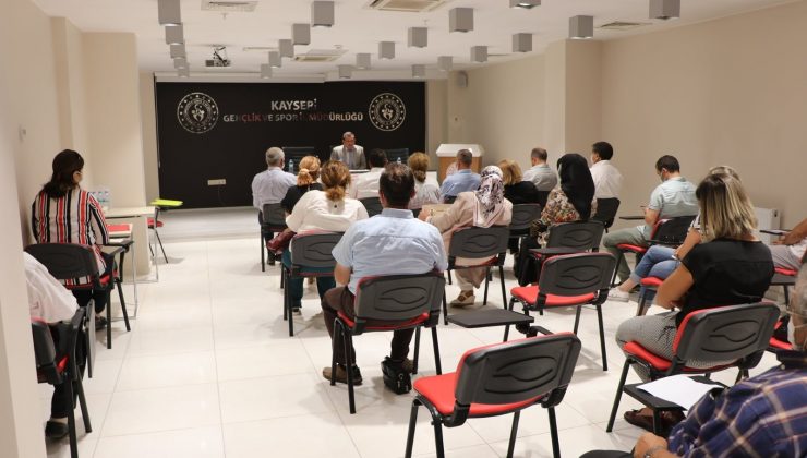 Ali İhsan Kabakcı, birim müdürleri ile toplantı düzenledi