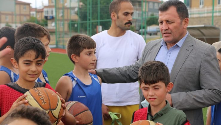 Ali İhsan Kabakcı, Bünyan GSB Spor Okullarını ziyaret etti