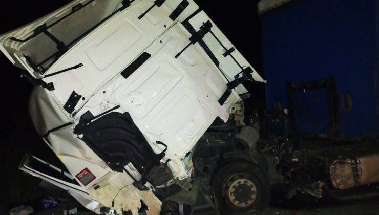 Alkollü sürücü tıra arkadan çarptı: 1 yaralı