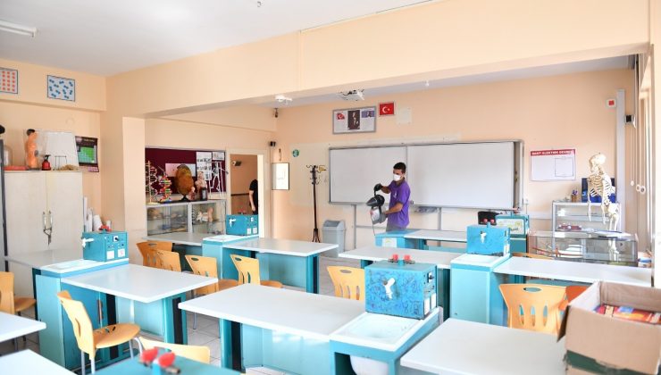 Altınordu’da okullar dezenfekte ediliyor