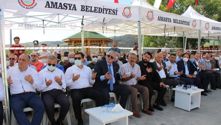 Amasya Belediyesi aşure programı düzenledi