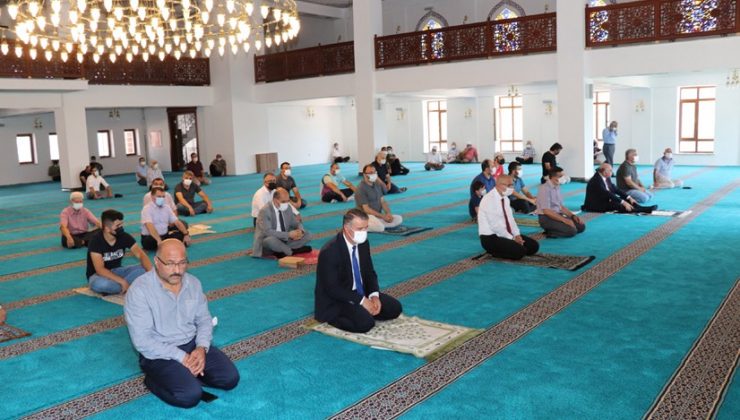 Amasya Üniversitesi İlahiyat Fakültesi Camii ibadete açıldı