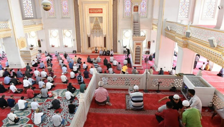 Aşı karşıtı imam açığa alındı