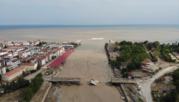Felaketin boyutu sular çekilince meydana çıktı