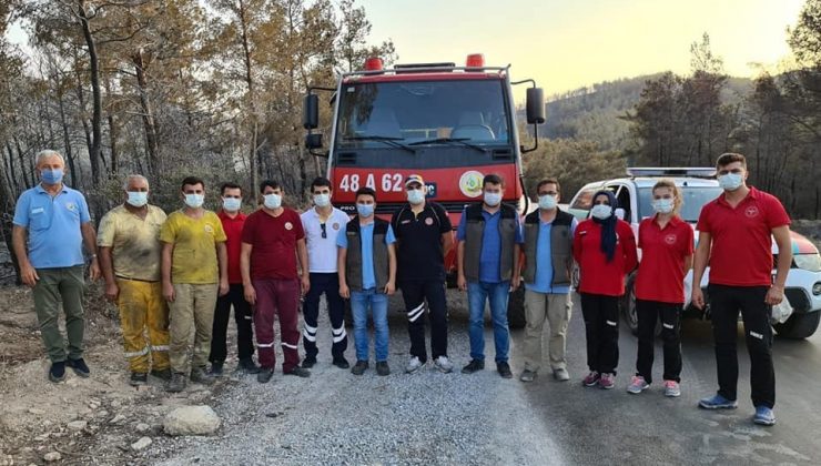 Aydın İl Sağlık Müdürlüğü Muğla’daki orman yangınında görev yapıyor