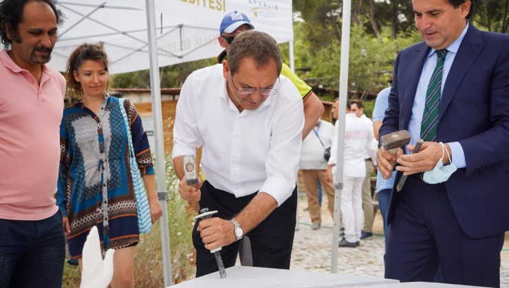 Ayvalık’ta barış temalı heykel sempozyumu başladı