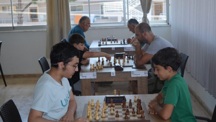 Ayvalık’ta satranç turnuvası