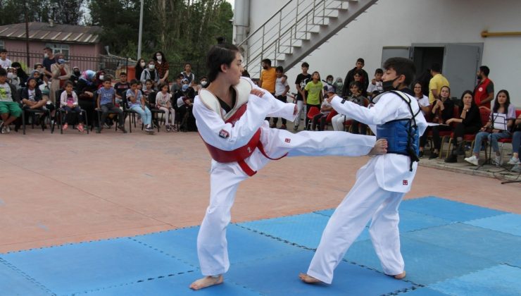 Aziziye Gençlik’te spor şöleni