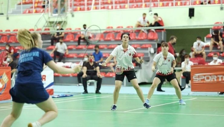 Badmintonda Türkiye’nin en iyileri Erzincan’dan çıkıyor