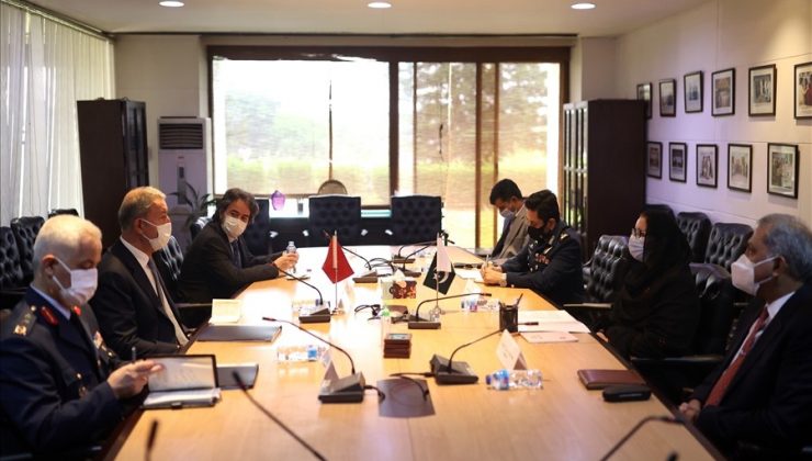 Bakan Akar, Pakistan Savunma Üretim Bakanı Jalal ile görüştü