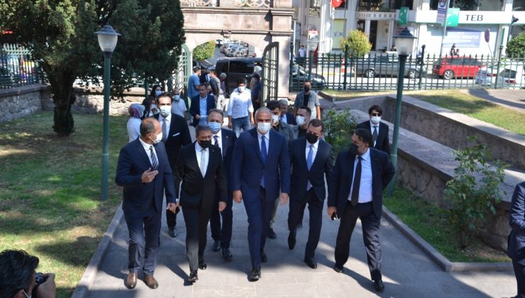 Bakan Ersoy Kuvayi Milliye Müzesini ziyaret etti