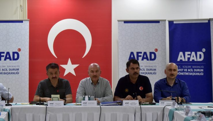 Bakan Pakdemirli: “Şu anda yerleşim yerlerini tehdit eden bir yangımız yok”