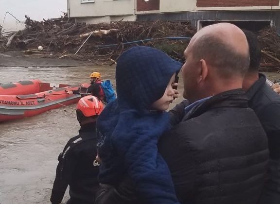 Bakan Soylu, Bozkurt’taki afetzedeler ile yakından ilgileniyor