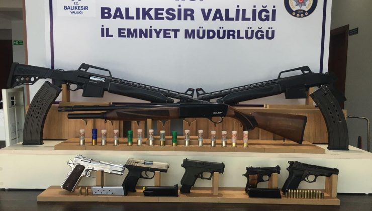 Balıkesir’de polisten 35 şahsa ’Huzur’ operasyonu