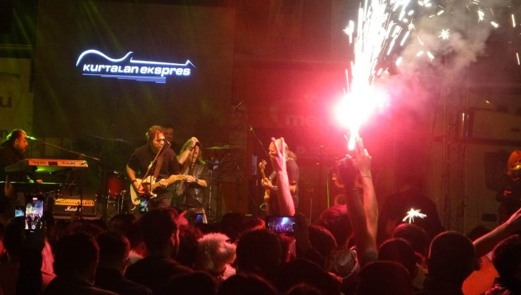 Barış Manço’nun kurduğu rock grubu ’Kurtalan Ekspres’ Kayserilileri coşturdu