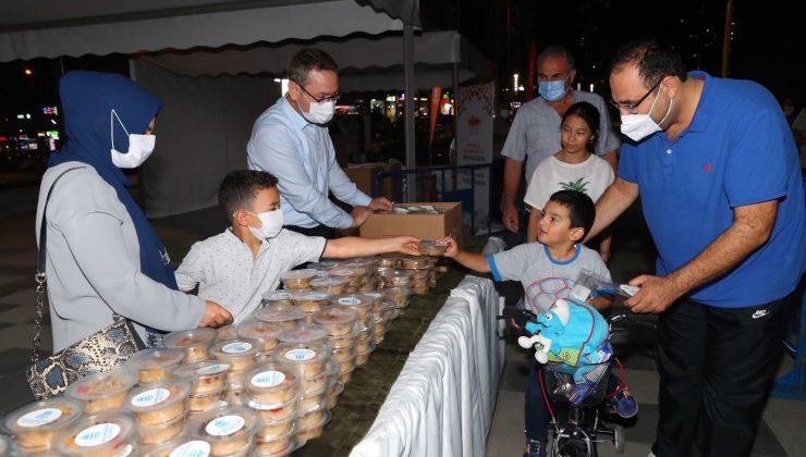 Başakşehir’de geleneksel aşure ikramı