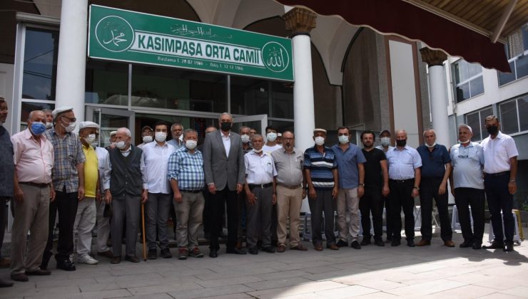 Başkan Bakkalcıoğlu aşure ikramına katıldı