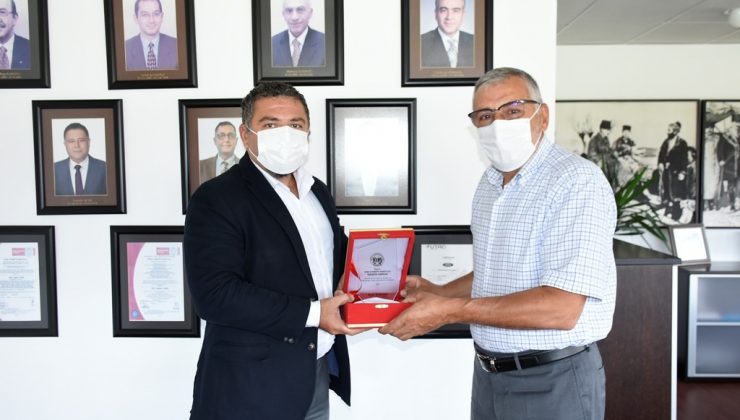 Başkan Bozkurt’tan Ford Otosan’a teşekkür plaketi