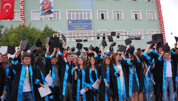 Başkan Demirci: “Öğrencilere hizmetimiz devam ediyor”