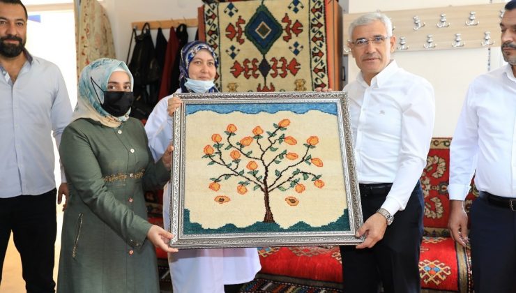 Başkan Güder, kursiyerlerle buluştu