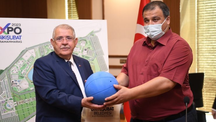 Başkan Mahçiçek’ten goolball takımına malzeme desteği