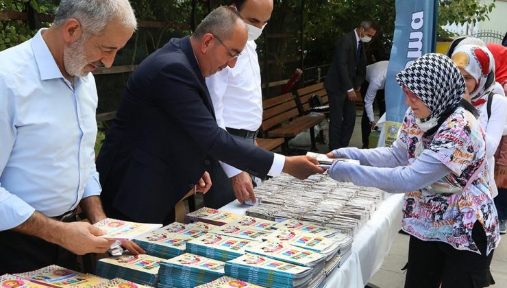 Başkanlardan miniklere namaz ve dua kitabı hediyesi