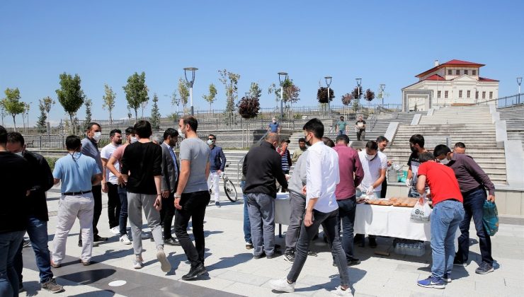 Bayburt Üniversitesinde aşure ikram edildi