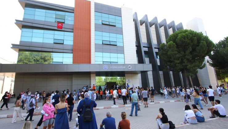 Bayraklı’da öğretmenlerin sınav heyecanı