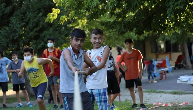 Bayraklılı çocuklar hem eğlendi hem spor yaptı