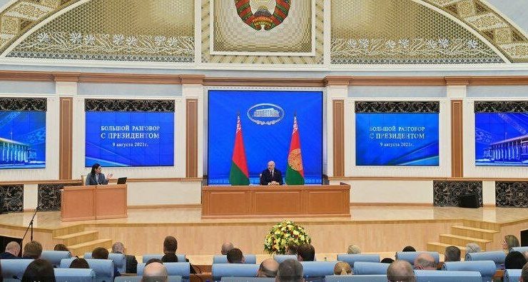 Belarus Devlet Başkanı Lukaşenko’dan yeni anayasa için şeffaf referandum sözü