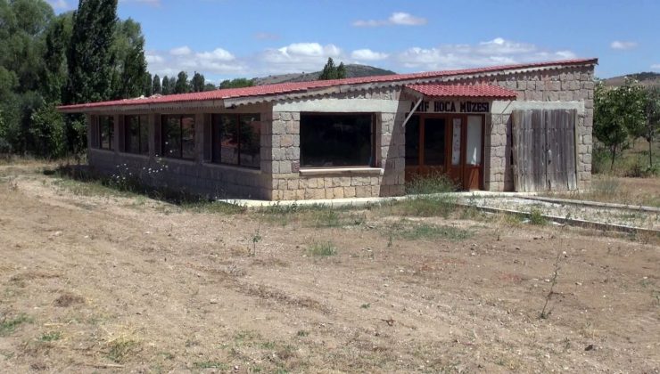 Beldede bulunan müzede çeşitli dönemlere ait 200 eser sergileniyor