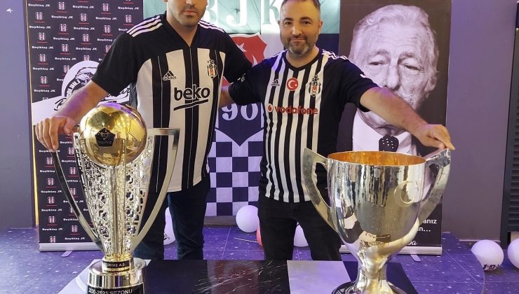Beşiktaş’ın çifte kupası Salihli’de sergilendi