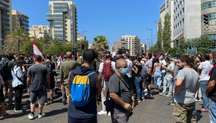 Beyrut’ta, Liman patlaması kurbanlarının aileleri protesto düzenledi
