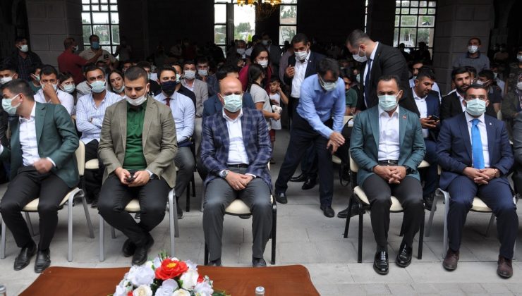 Bilal Erdoğan Kars’ta gençlerle buluştu