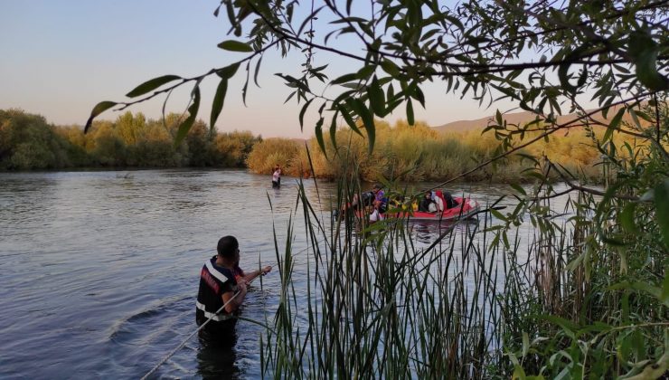 Bingöl’de baraj sularının yükselmesiyle mahsur kalan 30 kişi kurtarıldı