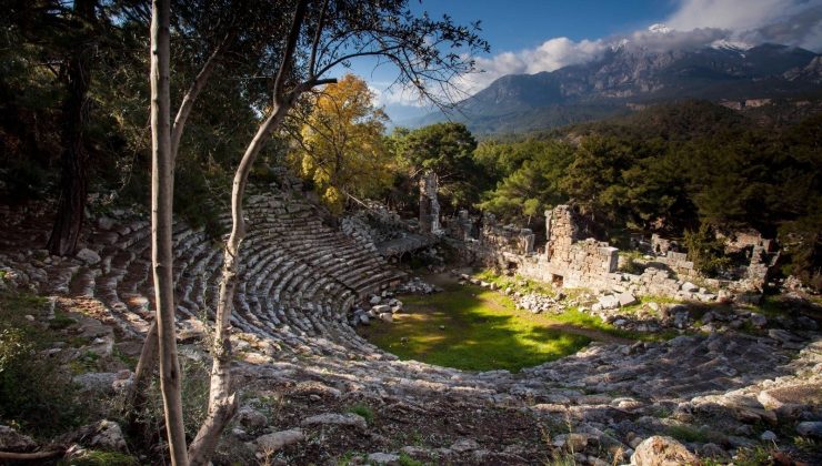 Birçok medeniyete ev sahipliği yapan Phaselis ziyaretçilerini bekliyor