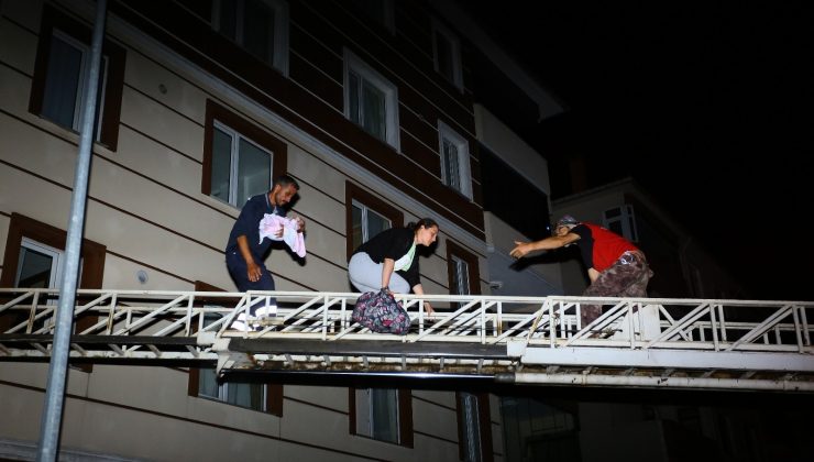 Bozkurt’ta arama kurtarma çalışmaları devam ediyor, vatandaşlar tahliye ediliyor