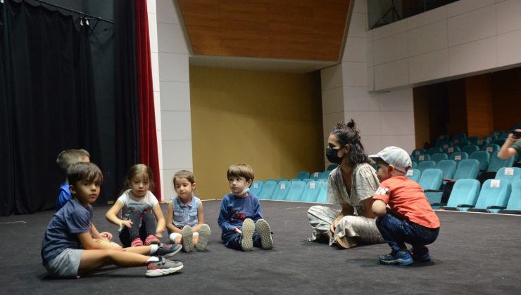 Bozüyük Belediye tiyatrosu hizmet vermeye başladı