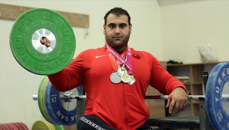 Büyükşehir haltercileri, Adana’dan madalya ile döndü